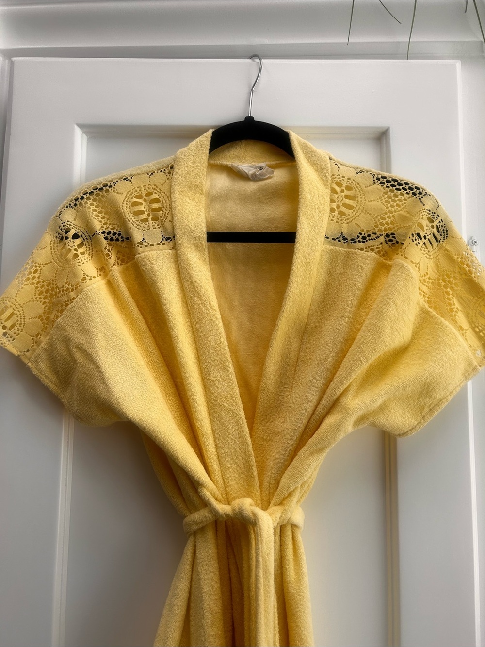 VINTAGE Yellow Lace-Trim Women's Swim Coverup Robe